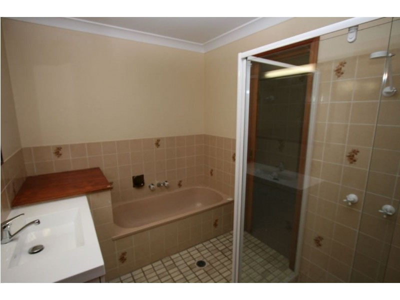 27 Risdon Street, Carindale QLD 4152