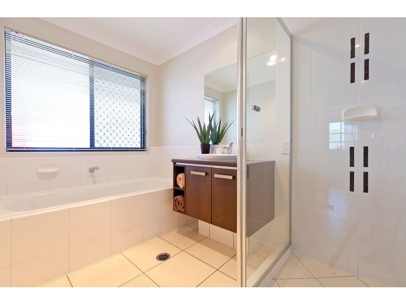 2 Rymera Crescent, Gumdale QLD 4154