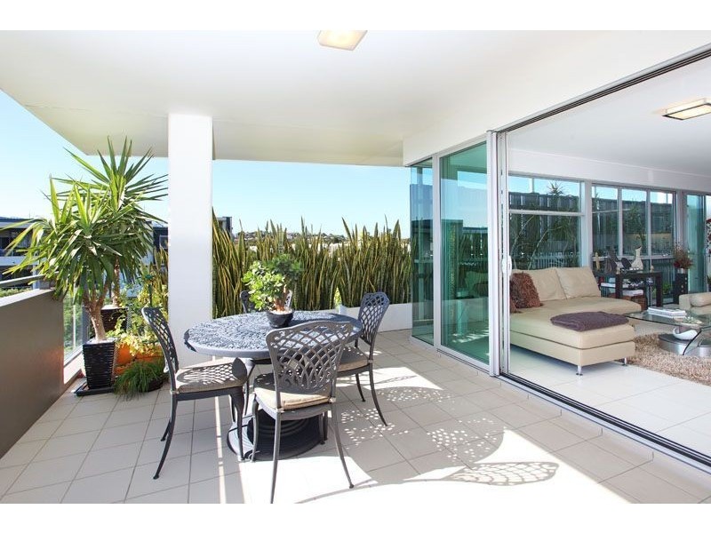 336/16 Waterline Crescent, Bulimba QLD 4171