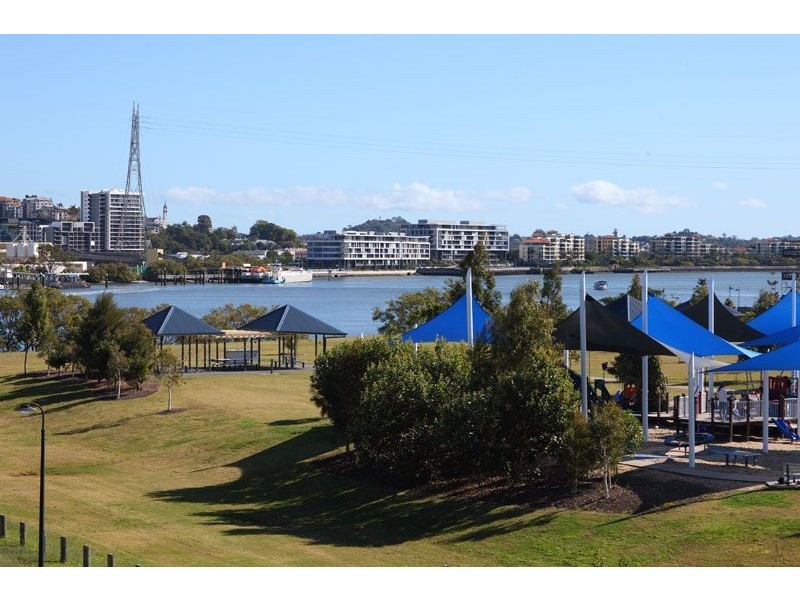 336/16 Waterline Crescent, Bulimba QLD 4171