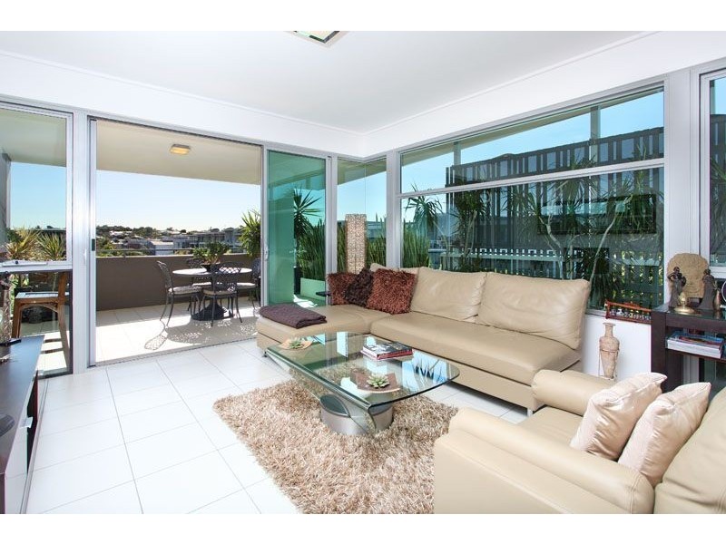 336/16 Waterline Crescent, Bulimba QLD 4171