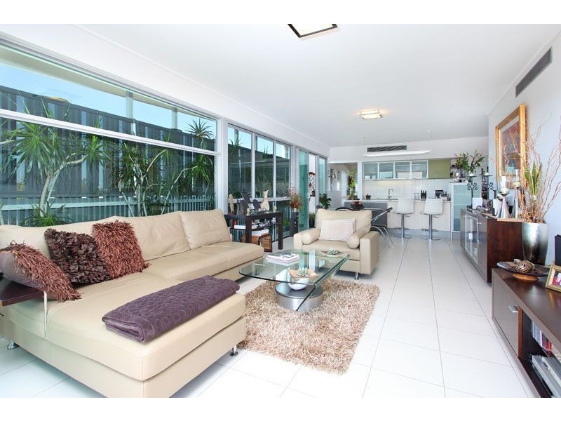 336/16 Waterline Crescent, Bulimba QLD 4171