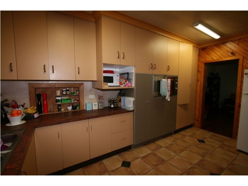 1080 New Cleveland Road, Gumdale QLD 4154