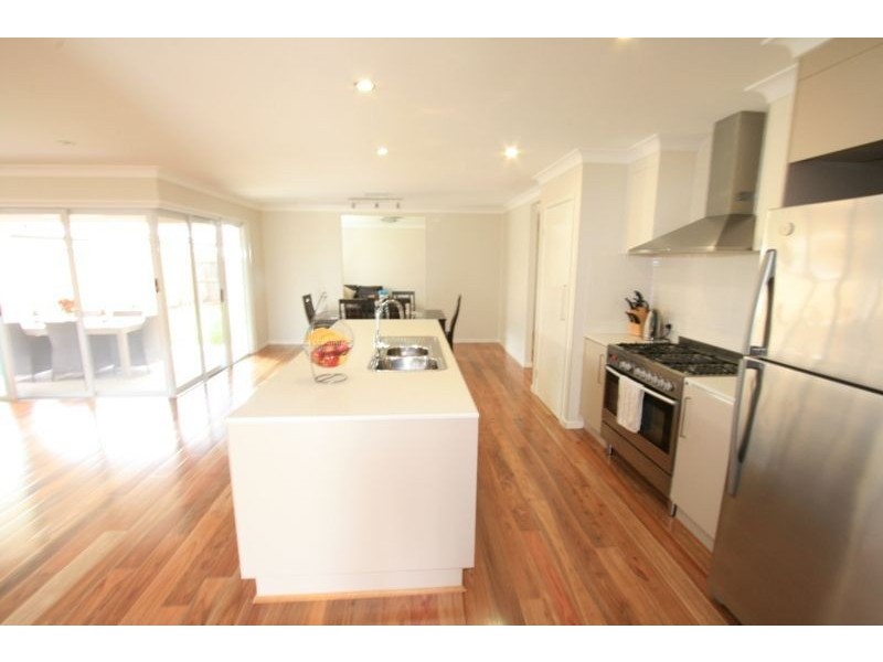 29 Foxwood Cct, Wakerley QLD 4154