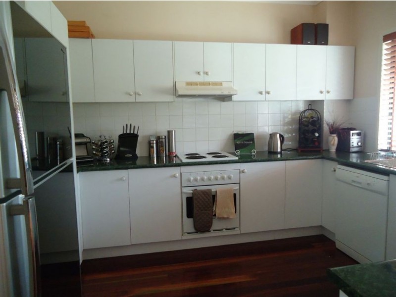 15 Adina Street, Norman Park QLD 4170