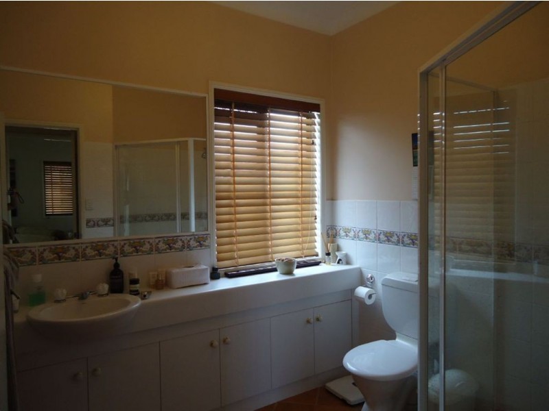 15 Adina Street, Norman Park QLD 4170