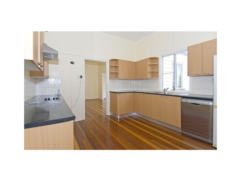 16 Manly Road, Manly QLD 4179