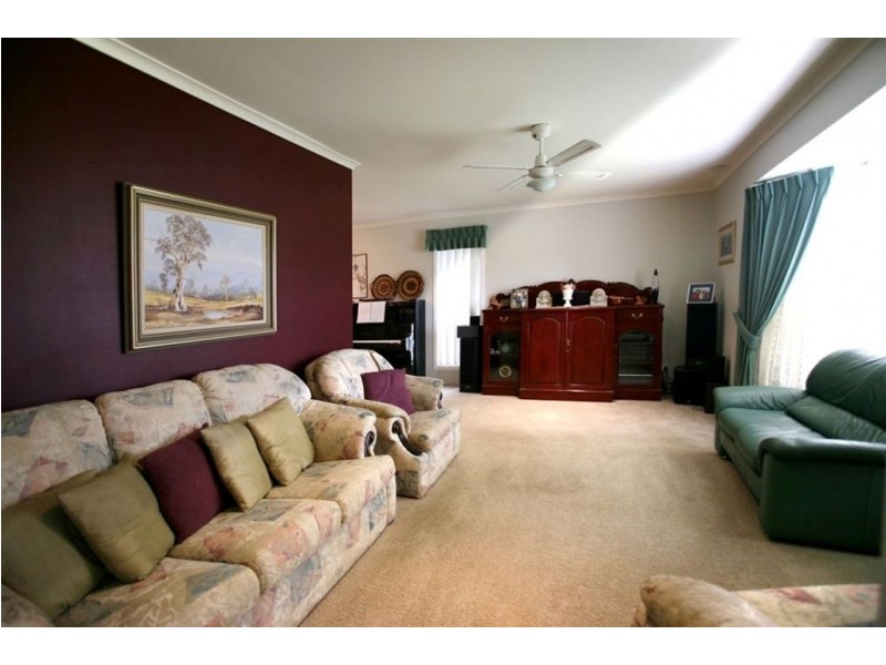 15 St Helena Place, Tingalpa QLD 4173