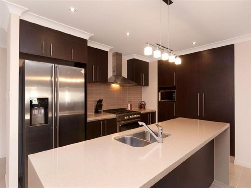 1 Brushbox Place, Wakerley QLD 4154