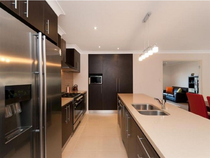 1 Brushbox Place, Wakerley QLD 4154
