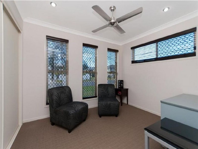 1 Brushbox Place, Wakerley QLD 4154