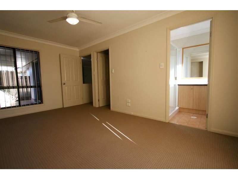 39 Ross Place, Wakerley QLD 4154