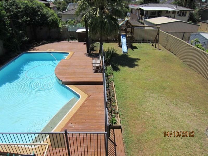 15 Glenjustins Street, Wynnum West QLD 4178