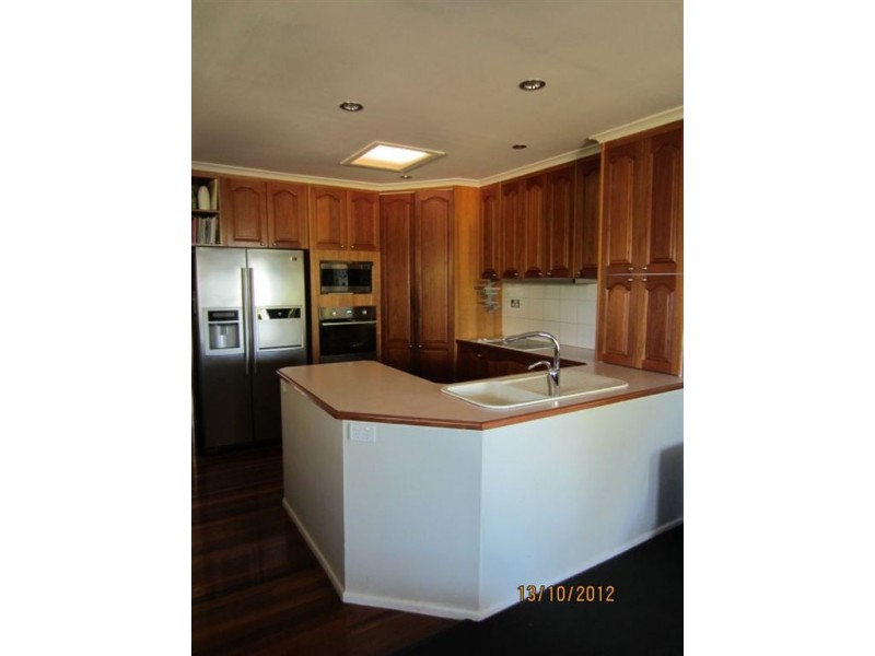 15 Glenjustins Street, Wynnum West QLD 4178