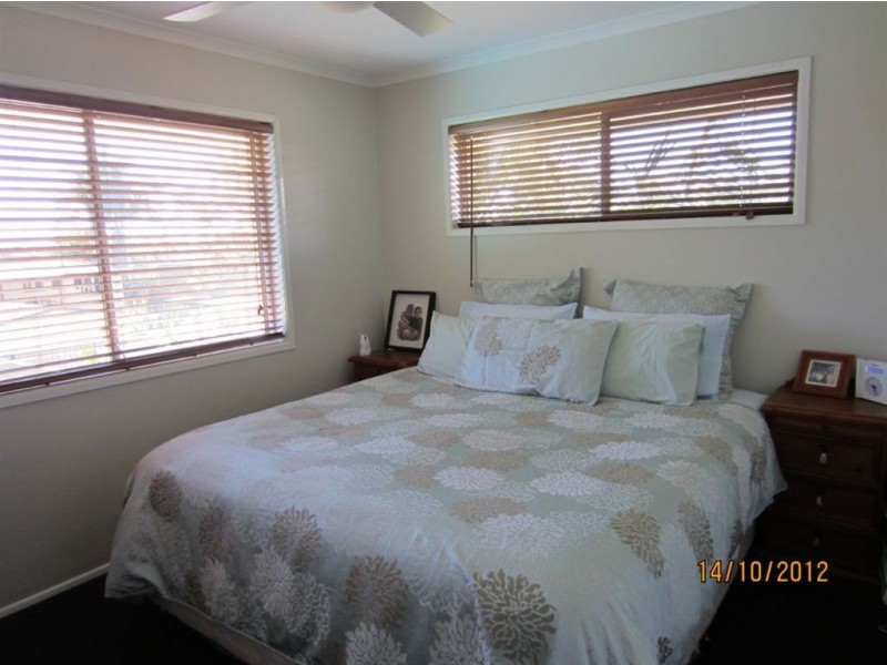 15 Glenjustins Street, Wynnum West QLD 4178