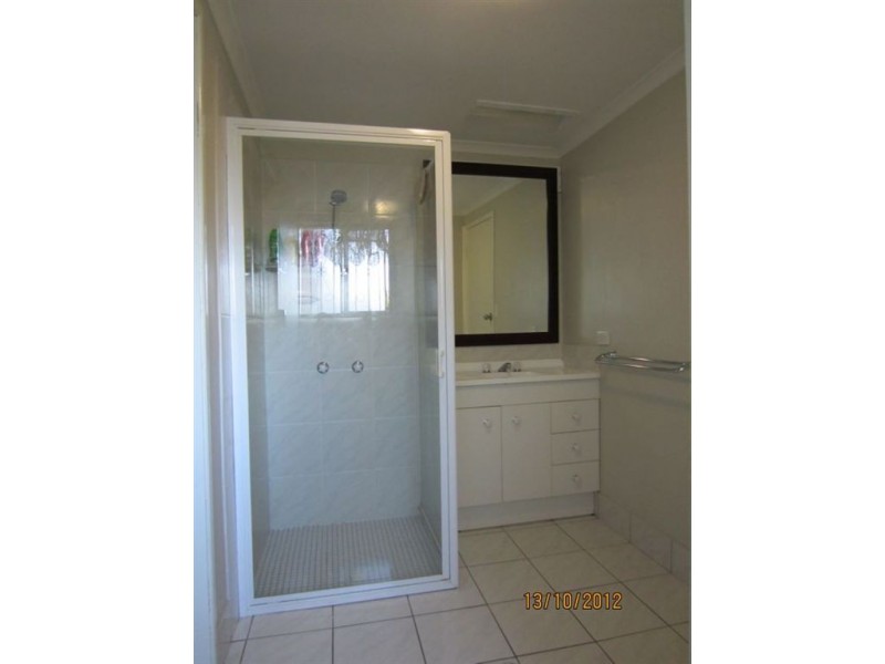 15 Glenjustins Street, Wynnum West QLD 4178