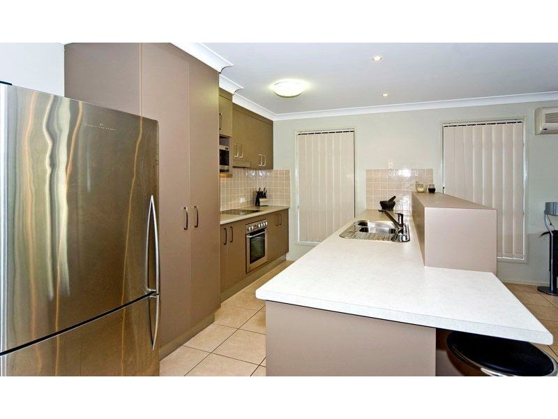 45 Lexey Crescent, Wakerley QLD 4154