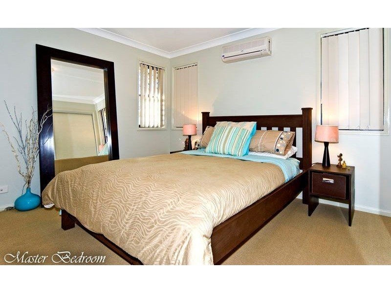 45 Lexey Crescent, Wakerley QLD 4154