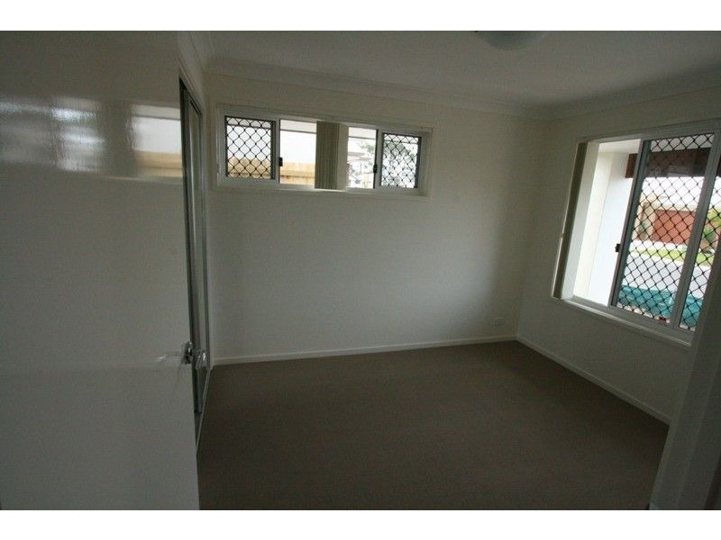 8 Bailey Street, Wakerley QLD 4154