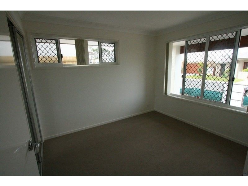 8 Bailey Street, Wakerley QLD 4154
