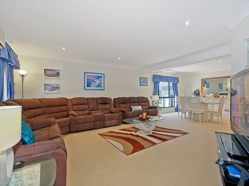 40 Ivy Crescent, Wakerley QLD 4154