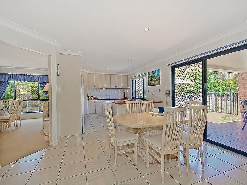 40 Ivy Crescent, Wakerley QLD 4154