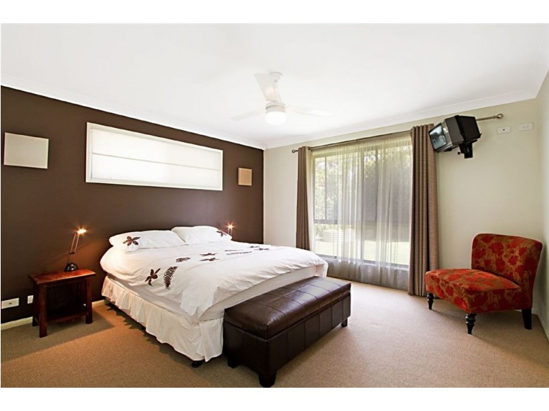 1 Luigina Close, Wakerley QLD 4154