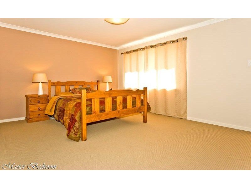 7 Gumnut Close, Lota QLD 4179