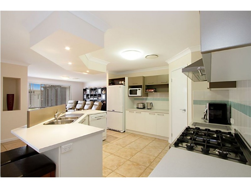 12 Aqua Court, Wakerley QLD 4154