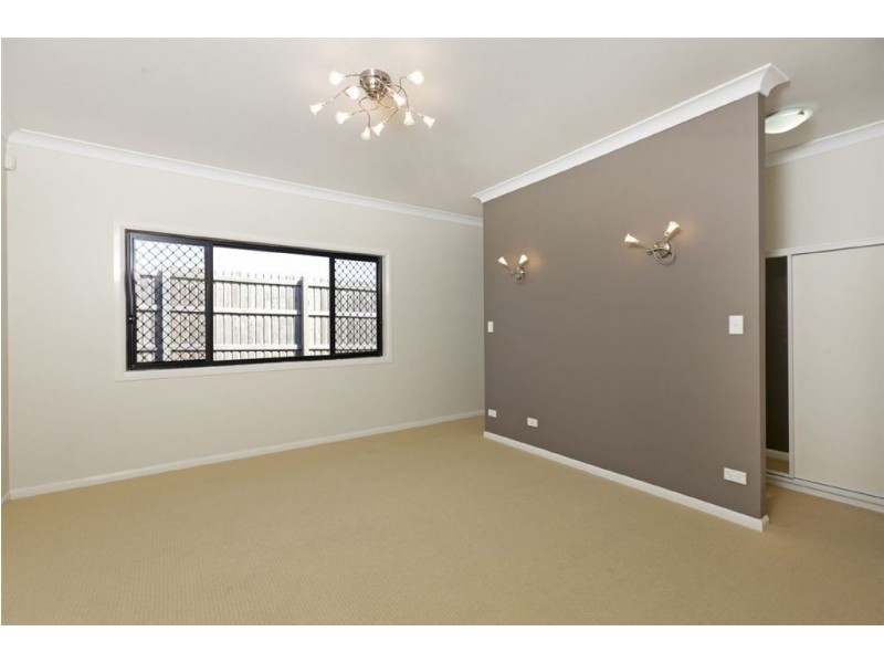 4 Habitat Drive, Wakerley QLD 4154