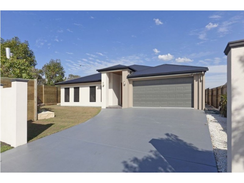 4 Habitat Drive, Wakerley QLD 4154