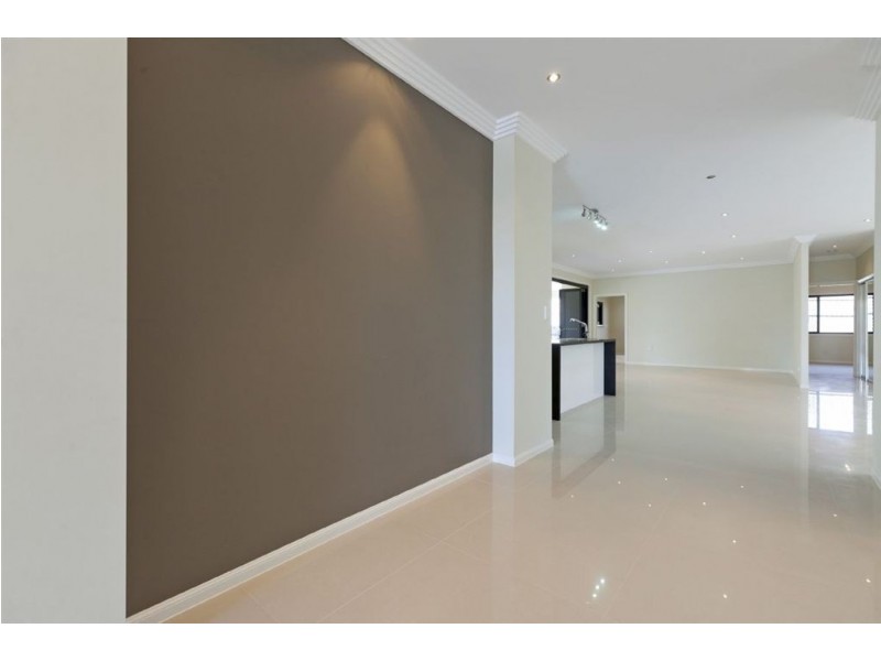 4 Habitat Drive, Wakerley QLD 4154