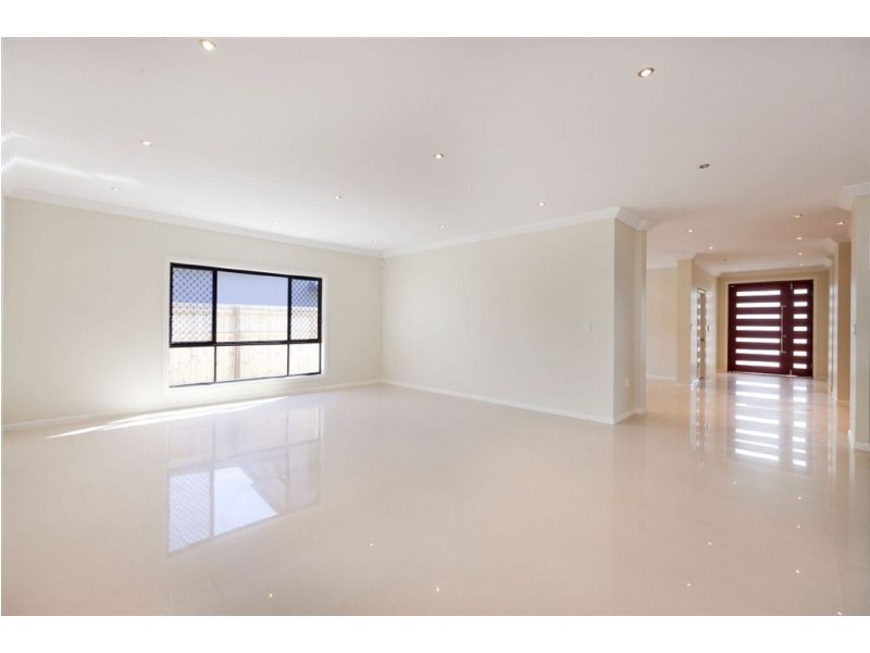 4 Habitat Drive, Wakerley QLD 4154