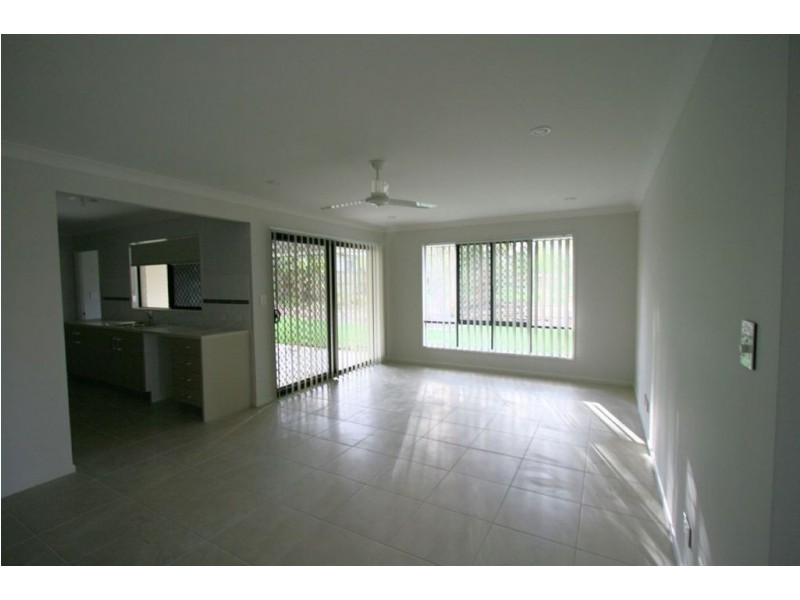 5 Foxwood Circuit, Wakerley QLD 4154