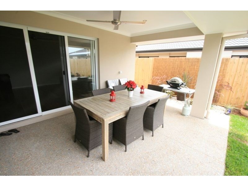 29 Foxwood Cct, Wakerley QLD 4154