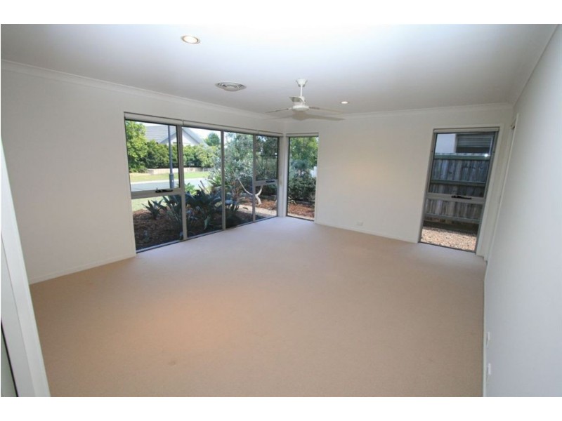 59 Torrens Crescent, Wakerley QLD 4154