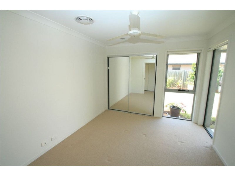 59 Torrens Crescent, Wakerley QLD 4154