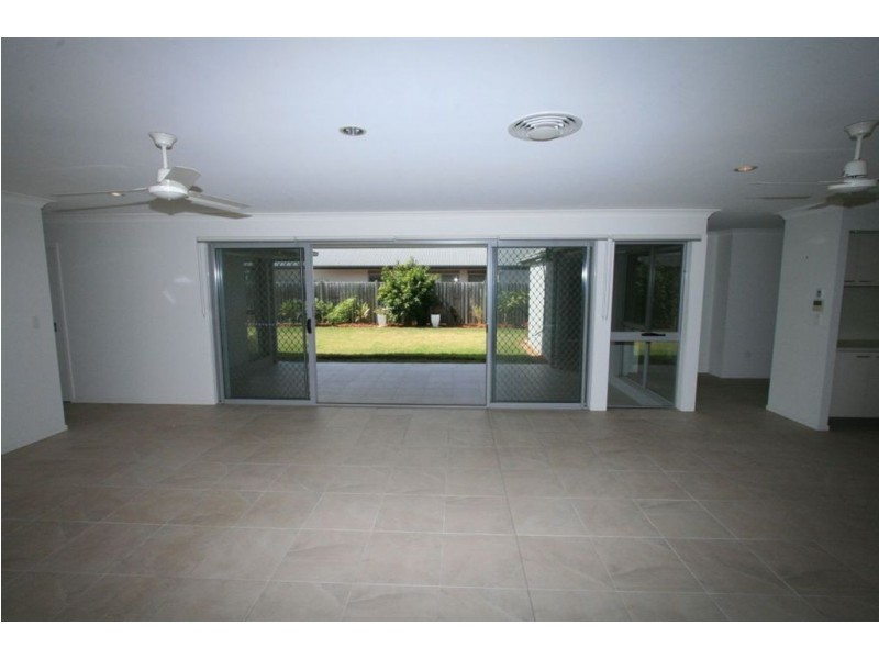 59 Torrens Crescent, Wakerley QLD 4154