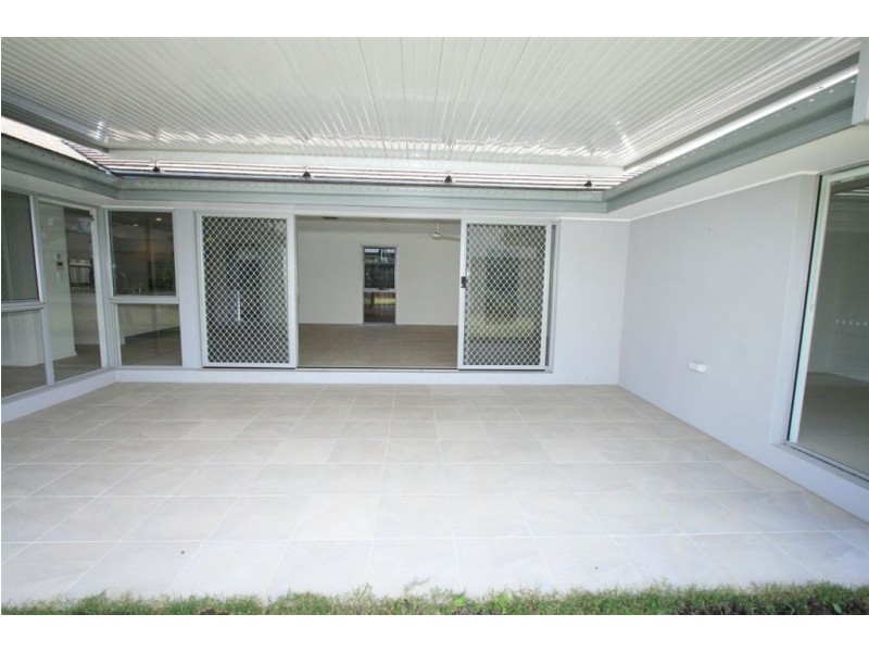 59 Torrens Crescent, Wakerley QLD 4154