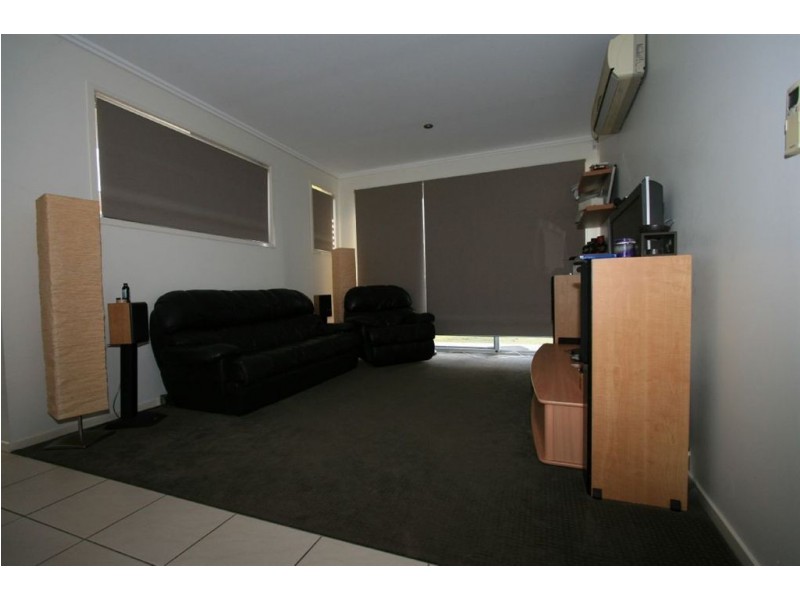 8 Habitat Drive, Wakerley QLD 4154