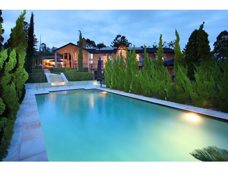 30 Corniche Place, Brookfield QLD 4069