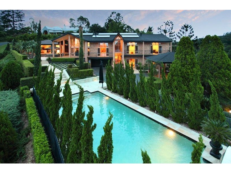 30 Corniche Place, Brookfield QLD 4069