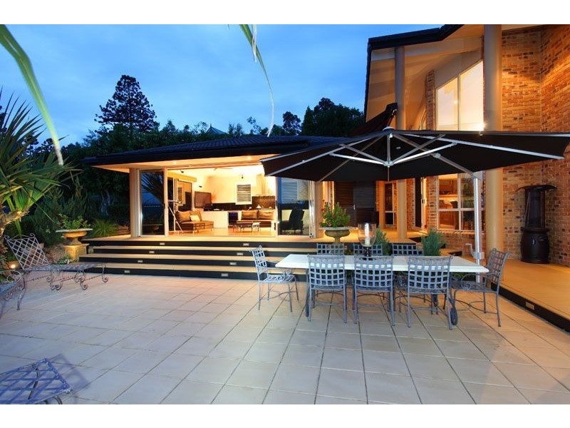 30 Corniche Place, Brookfield QLD 4069