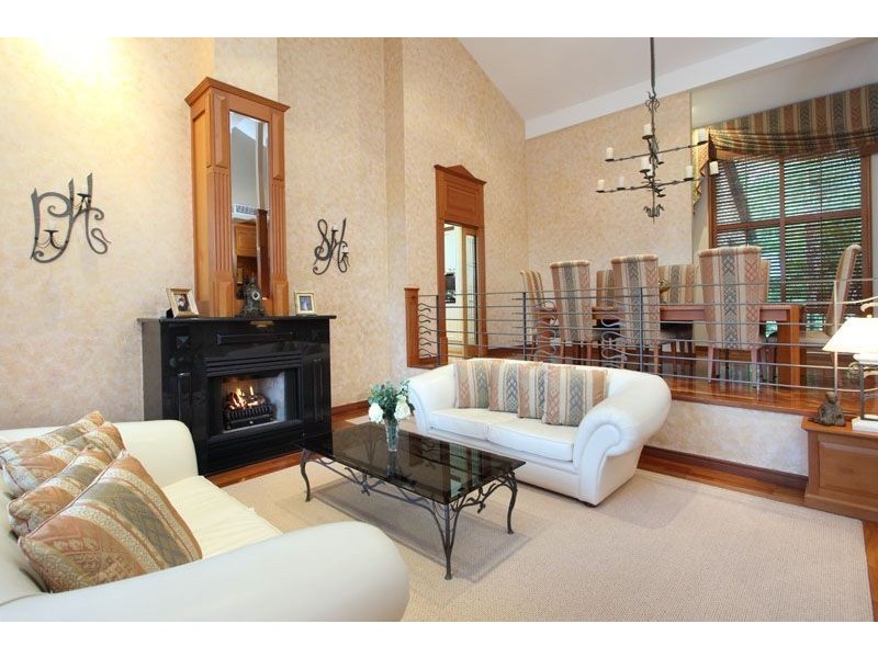 30 Corniche Place, Brookfield QLD 4069