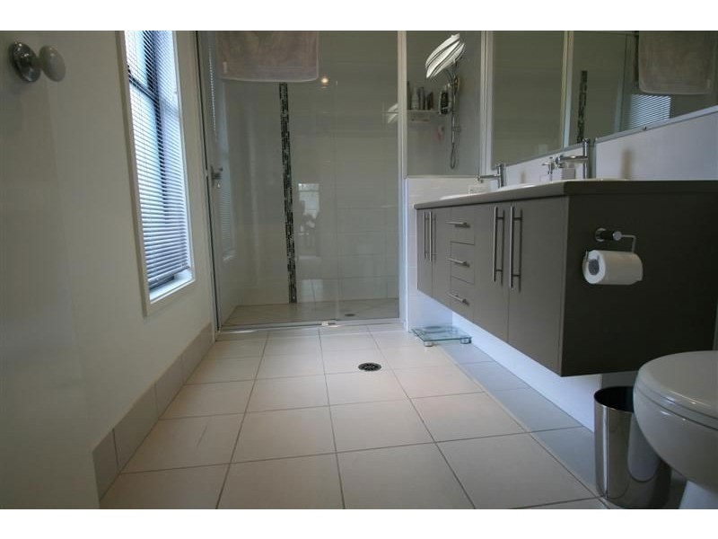 25 Worchester Crescent, Wakerley QLD 4154