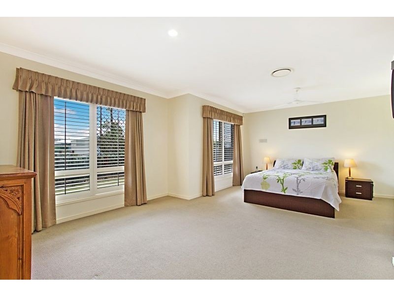 9 Red Gum Crescent, Wakerley QLD 4154