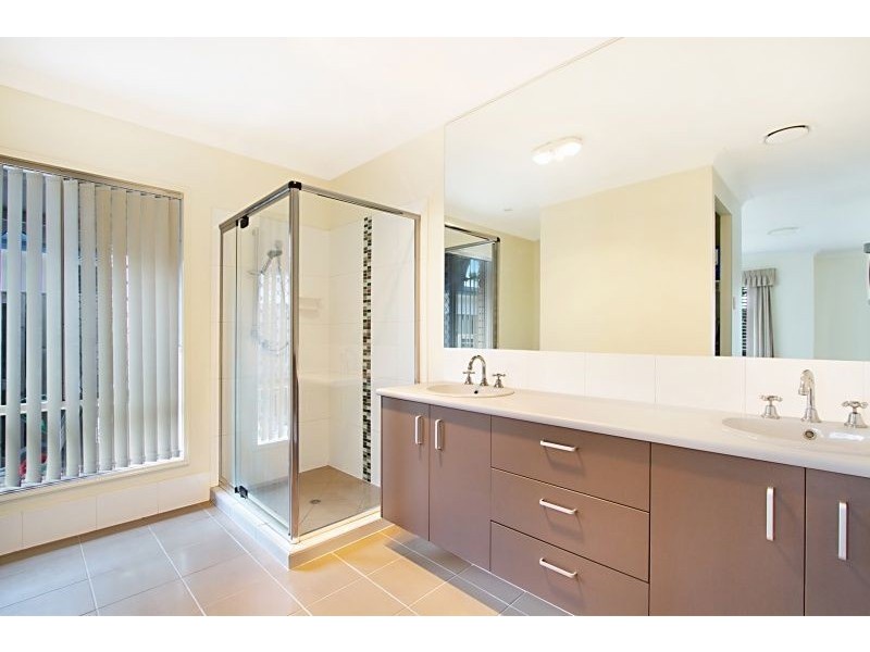 9 Red Gum Crescent, Wakerley QLD 4154