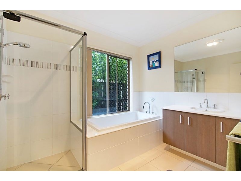 9 Red Gum Crescent, Wakerley QLD 4154