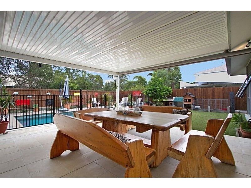 18 Hawksbury Crescent, Wakerley QLD 4154