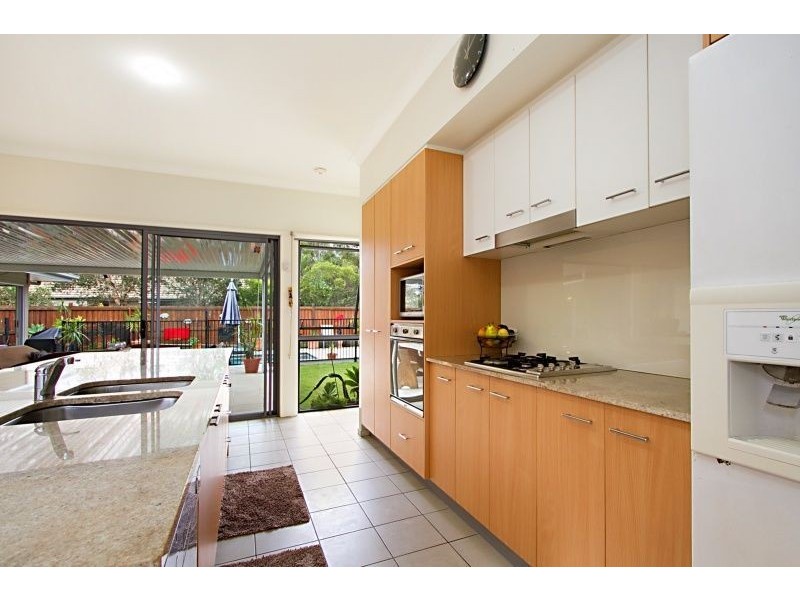 18 Hawksbury Crescent, Wakerley QLD 4154
